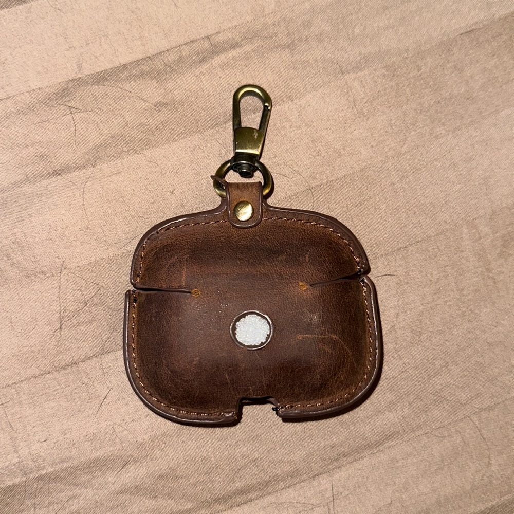 Genuine Leather AirPod, Pro 1-2-3 case - Picture 2 of 8
